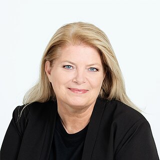 Ragna Ghoreishi, Salesforce