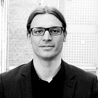 Dr. Kris Lohmann