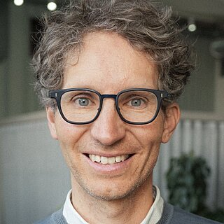 Dr. Christian Seeringer