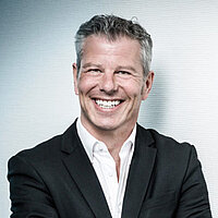 Dr. Claudio Felten