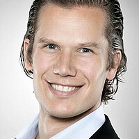 Dr. Carlo Velten